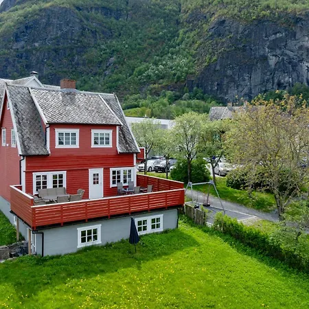 Aurland Guesthouse أرلاند
